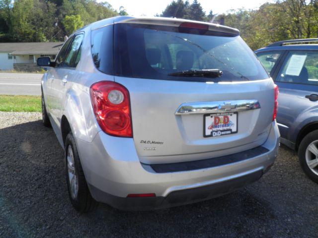 2015 SILVER Chevrolet Equinox LS (1GNFLEEK4FZ) with an 2.4L L4 engine, located at 19521 New George's Creek Rd SW, Barton, MD, 21521, (301) 463-2404, 39.524323, -79.017906 - Photo#5