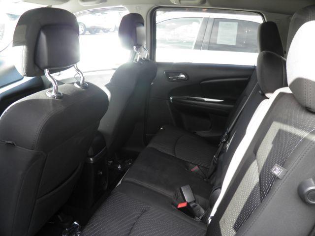 2017 Gray Dodge Journey SE (3C4PDCAB0HT) with an 2.4L I4 engine, AT transmission, located at 15520 McMullen Hwy SW, Belair, MD, 21502, (301) 729-3700, 39.581375, -78.846451 - Photo#3