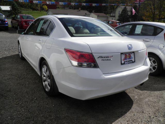 2010 WHITE Honda Accord 2.4 EX (1HGCP2F75AA) with an 2.4l I4 engine, located at 19521 New George's Creek Rd SW, Barton, MD, 21521, (301) 463-2404, 39.524323, -79.017906 - Photo#4
