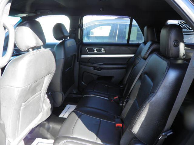 2017 BLACK Ford Explorer XLT 4WD (1FM5K8D8XHG) with an 3.5L V6 engine, AT transmission, located at 19521 New George's Creek Rd SW, Barton, MD, 21521, (301) 463-2404, 39.524323, -79.017906 - Photo#3