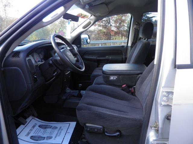 2004 Silver Dodge Ram 1500 SLT/Laramie (1D7HU18D64J) with an 5.7L V8 engine, AT transmission, located at 15520 McMullen Hwy SW, Belair, MD, 21502, (301) 729-3700, 39.581375, -78.846451 - Photo#1