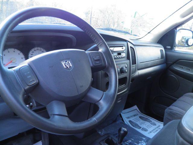 2004 Silver Dodge Ram 1500 SLT/Laramie (1D7HU18D64J) with an 5.7L V8 engine, AT transmission, located at 15520 McMullen Hwy SW, Belair, MD, 21502, (301) 729-3700, 39.581375, -78.846451 - Photo#2