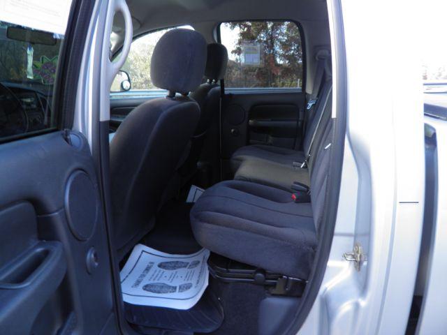 2004 Silver Dodge Ram 1500 SLT/Laramie (1D7HU18D64J) with an 5.7L V8 engine, AT transmission, located at 15520 McMullen Hwy SW, Belair, MD, 21502, (301) 729-3700, 39.581375, -78.846451 - Photo#3