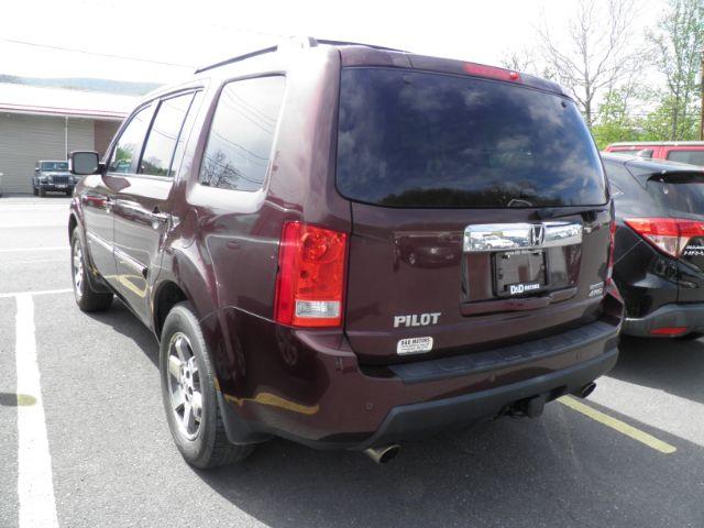 2011 Burgundy Honda Pilot Touring (5FNYF4H93BB) with an 3.5L V6 engine, AT transmission, located at 15520 McMullen Hwy SW, Belair, MD, 21502, (301) 729-3700, 39.581375, -78.846451 - Photo#5