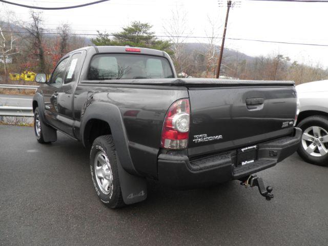2010 Gray Toyota Tacoma Base V6 (5TEUU4EN5AZ) with an 4.0L V6 engine, AT transmission, located at 15520 McMullen Hwy SW, Belair, MD, 21502, (301) 729-3700, 39.581375, -78.846451 - Photo#3