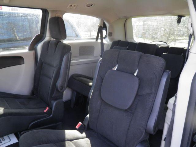 2018 BLACK Dodge Grand Caravan SE (2C4RDGBG7JR) with an 3.6L V6 engine, AT transmission, located at 19521 New George's Creek Rd SW, Barton, MD, 21521, (301) 463-2404, 39.524323, -79.017906 - Photo#3