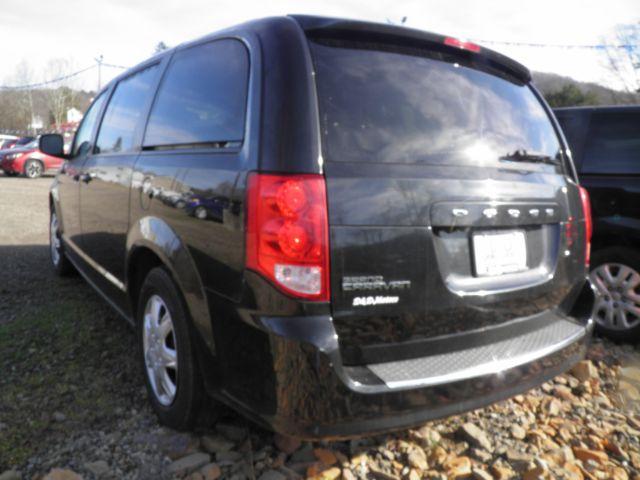 2018 BLACK Dodge Grand Caravan SE (2C4RDGBG7JR) with an 3.6L V6 engine, AT transmission, located at 19521 New George's Creek Rd SW, Barton, MD, 21521, (301) 463-2404, 39.524323, -79.017906 - Photo#5