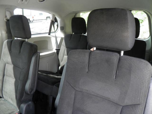 2018 Black Dodge Grand Caravan SE (2C4RDGBG7JR) with an 3.6L V6 engine, AT transmission, located at 15520 McMullen Hwy SW, Belair, MD, 21502, (301) 729-3700, 39.581375, -78.846451 - Photo#3