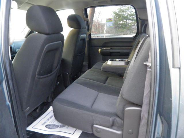 2010 Green GMC Sierra 1500 SLE (3GTRKVE37AG) with an 5.3L V8 engine, AT transmission, located at 15520 McMullen Hwy SW, Belair, MD, 21502, (301) 729-3700, 39.581375, -78.846451 - Photo#3