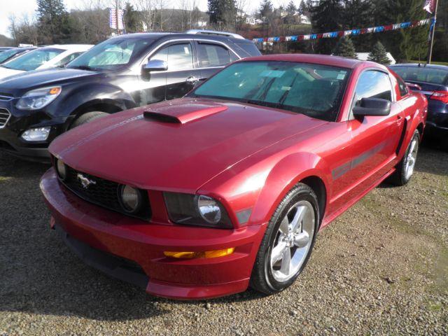 2007 RED Ford Mustang GT Deluxe | GT Premium (1ZVHT82H475) with an 4.6 V8 engine, located at 19521 New George's Creek Rd SW, Barton, MD, 21521, (301) 463-2404, 39.524323, -79.017906 - Photo#0