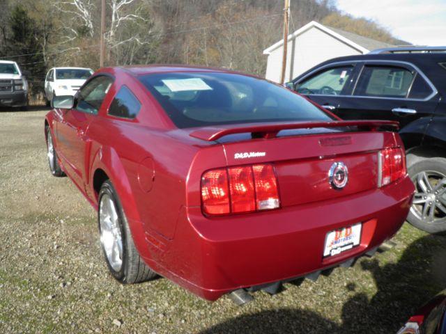 2007 RED Ford Mustang GT Deluxe | GT Premium (1ZVHT82H475) with an 4.6 V8 engine, located at 19521 New George's Creek Rd SW, Barton, MD, 21521, (301) 463-2404, 39.524323, -79.017906 - Photo#4