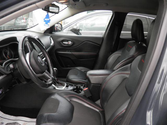 2016 GRAY Jeep Cherokee Trailhawk (1C4PJMBS2GW) with an 3.2l V6 engine, AT transmission, located at 19521 New George's Creek Rd SW, Barton, MD, 21521, (301) 463-2404, 39.524323, -79.017906 - Photo#1