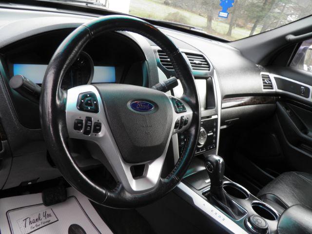 2013 SILVER Ford Explorer Limited (1FM5K8F88DG) with an 3.5L V6 engine, AT transmission, located at 19521 New George's Creek Rd SW, Barton, MD, 21521, (301) 463-2404, 39.524323, -79.017906 - Photo#2