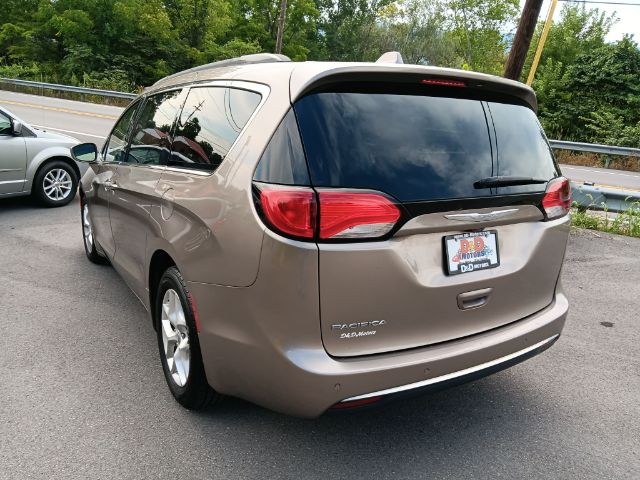 2018 Gold Chrysler Pacifica Touring Plus (2C4RC1FG5JR) with an 3.6L V6 engine, AT transmission, located at 15520 McMullen Hwy SW, Belair, MD, 21502, (301) 729-3700, 39.581375, -78.846451 - Photo#4