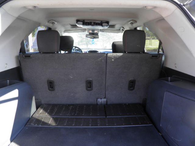 2013 SILVER Chevrolet Equinox 1LT (2GNFLEEK6D6) with an 3.6L V6 engine, AT transmission, located at 19521 New George's Creek Rd SW, Barton, MD, 21521, (301) 463-2404, 39.524323, -79.017906 - Photo#4