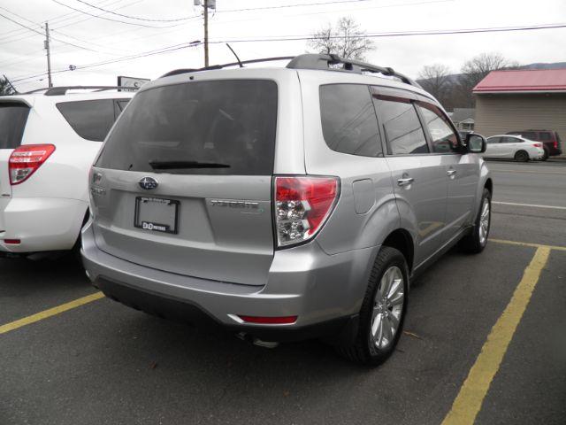 2013 SILVER Subaru Forester 2.5X Premium (JF2SHADC8DH) with an 2.5 L4 engine, CVT transmission, located at 15520 McMullen Hwy SW, Belair, MD, 21502, (301) 729-3700, 39.581375, -78.846451 - Photo#5