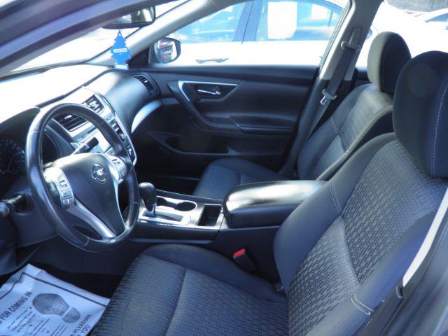 2017 GRAY Nissan Altima 2.5 SV (1N4AL3AP6HC) with an 2.5 L4 engine, AT transmission, located at 19521 New George's Creek Rd SW, Barton, MD, 21521, (301) 463-2404, 39.524323, -79.017906 - Photo#1