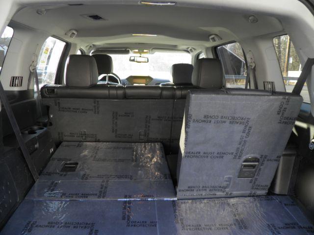 2013 Gray Honda Pilot EX-L (5FNYF4H5XDB) with an 3.5L V6 engine, AT transmission, located at 15520 McMullen Hwy SW, Belair, MD, 21502, (301) 729-3700, 39.581375, -78.846451 - Photo#5