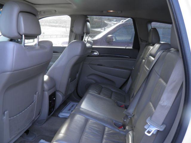 2012 WHITE Jeep Grand Cherokee Laredo (1C4RJFAG3CC) with an 3.6L V6 engine, AT transmission, located at 19521 New George's Creek Rd SW, Barton, MD, 21521, (301) 463-2404, 39.524323, -79.017906 - Photo#3