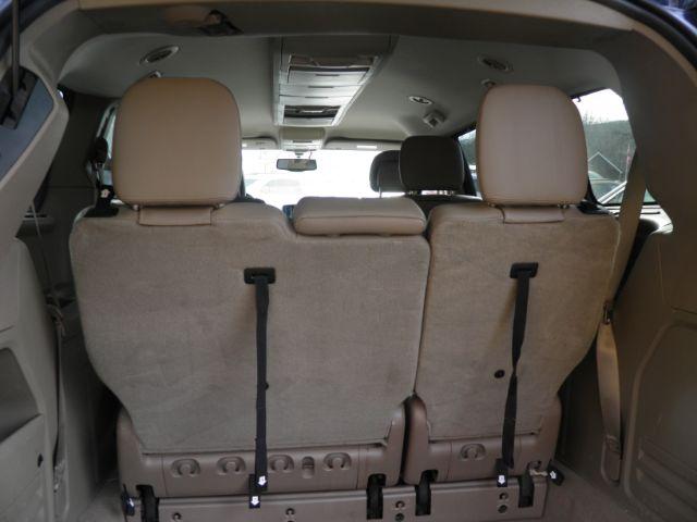 2016 Blue Chrysler Town and Country Touring-L (2C4RC1CGXGR) with an 3.6L V6 engine, AT transmission, located at 15520 McMullen Hwy SW, Belair, MD, 21502, (301) 729-3700, 39.581375, -78.846451 - Photo#4