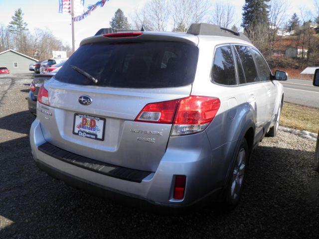 2012 SILVER Subaru Outback 2.5i Premium (4S4BRBFC3C3) with an 2.5 L4 engine, CVT transmission, located at 19521 New George's Creek Rd SW, Barton, MD, 21521, (301) 463-2404, 39.524323, -79.017906 - Photo#5
