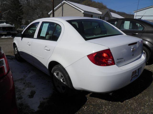 2007 WHITE Chevrolet Cobalt LS (1G1AK58F577) with an 2.2L L4 engine, AT transmission, located at 19521 New George's Creek Rd SW, Barton, MD, 21521, (301) 463-2404, 39.524323, -79.017906 - Photo#4