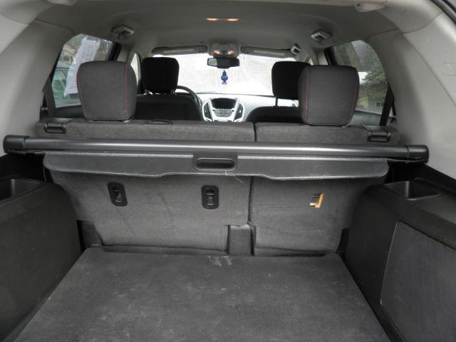 2017 GRAY GMC Terrain SLE-1 (2GKFLSEK1H6) with an 2.4L L4 engine, AT transmission, located at 19521 New George's Creek Rd SW, Barton, MD, 21521, (301) 463-2404, 39.524323, -79.017906 - Photo#4