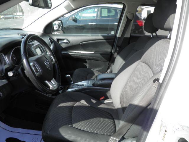 2018 White Dodge Journey SE (3C4PDCABXJT) with an 2.4L I4 engine, AT transmission, located at 15520 McMullen Hwy SW, Belair, MD, 21502, (301) 729-3700, 39.581375, -78.846451 - Photo#1