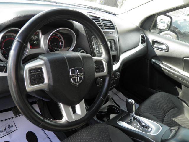 2018 White Dodge Journey SE (3C4PDCABXJT) with an 2.4L I4 engine, AT transmission, located at 15520 McMullen Hwy SW, Belair, MD, 21502, (301) 729-3700, 39.581375, -78.846451 - Photo#2