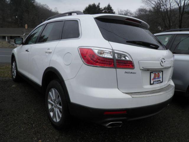 2010 WHITE Mazda CX-9 Touring (JM3TB3MV2A0) with an 3.7L V6 engine, AT transmission, located at 19521 New George's Creek Rd SW, Barton, MD, 21521, (301) 463-2404, 39.524323, -79.017906 - Photo#5