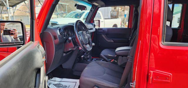 2014 SILVER Chevrolet Impala 2LT (2G1125S39E9) with an 3.6L V6 engine, AT transmission, located at 19521 New George's Creek Rd SW, Barton, MD, 21521, (301) 463-2404, 39.524323, -79.017906 - Photo#4