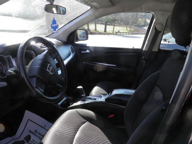 2018 BLACK Dodge Journey SE (3C4PDCAB7JT) with an 2.4L L4 engine, CVT transmission, located at 19521 New George's Creek Rd SW, Barton, MD, 21521, (301) 463-2404, 39.524323, -79.017906 - Photo#1