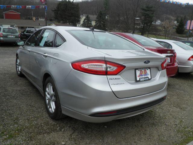 2014 SILVER Ford Fusion SE (3FA6P0H73ER) with an 2.5 L4 engine, AT transmission, located at 19521 New George's Creek Rd SW, Barton, MD, 21521, (301) 463-2404, 39.524323, -79.017906 - Photo#4