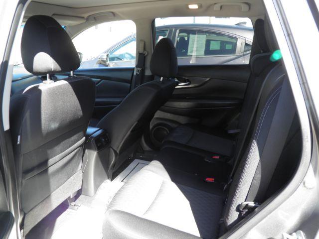 2018 GRAY Nissan Rogue SV (JN8AT2MV3JW) with an 2.5 L4 engine, AT transmission, located at 19521 New George's Creek Rd SW, Barton, MD, 21521, (301) 463-2404, 39.524323, -79.017906 - Photo#3