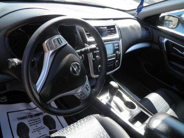 2017 BLUE Nissan Altima 2.5 S (1N4AL3AP8HC) with an 2.5 L4 engine, AT transmission, located at 19521 New George's Creek Rd SW, Barton, MD, 21521, (301) 463-2404, 39.524323, -79.017906 - Photo#2