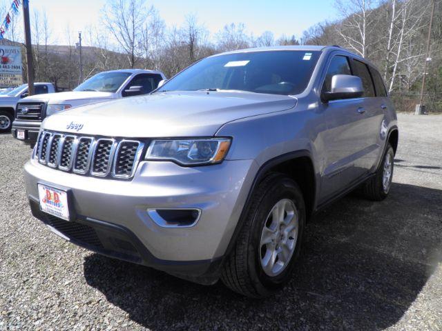 photo of 2017 Jeep Grand Cherokee Laredo 4x4