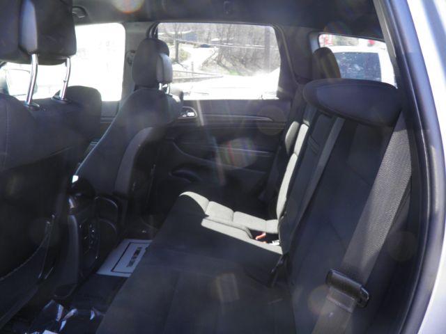 2017 SILVER Jeep Grand Cherokee Laredo 4x4 (1C4RJFAG3HC) with an 3.6L V6 engine, AT transmission, located at 19521 New George's Creek Rd SW, Barton, MD, 21521, (301) 463-2404, 39.524323, -79.017906 - Photo#3