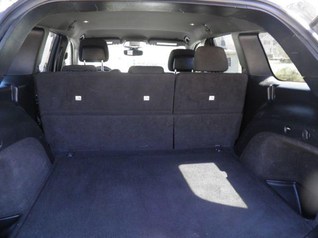 2017 SILVER Jeep Grand Cherokee Laredo 4x4 (1C4RJFAG3HC) with an 3.6L V6 engine, AT transmission, located at 19521 New George's Creek Rd SW, Barton, MD, 21521, (301) 463-2404, 39.524323, -79.017906 - Photo#4