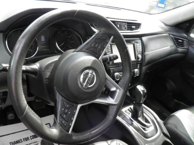 2017 SILVER Nissan Rogue SL (5N1AT2MV2HC) with an 2.5 L4 engine, located at 19521 New George's Creek Rd SW, Barton, MD, 21521, (301) 463-2404, 39.524323, -79.017906 - Photo#2