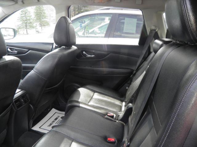 2017 SILVER Nissan Rogue SL (5N1AT2MV2HC) with an 2.5 L4 engine, located at 19521 New George's Creek Rd SW, Barton, MD, 21521, (301) 463-2404, 39.524323, -79.017906 - Photo#3