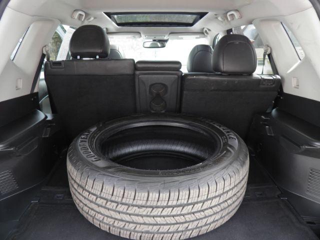 2017 SILVER Nissan Rogue SL (5N1AT2MV2HC) with an 2.5 L4 engine, located at 19521 New George's Creek Rd SW, Barton, MD, 21521, (301) 463-2404, 39.524323, -79.017906 - Photo#4