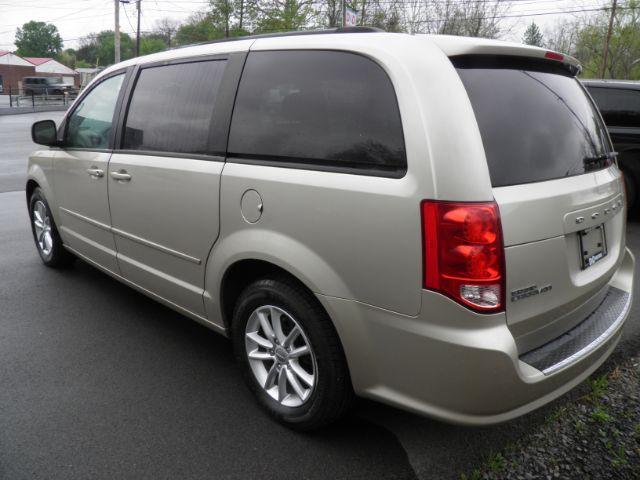 2013 GOLD Dodge Grand Caravan SXT (2C4RDGCG9DR) with an 3.6L V6 engine, AT transmission, located at 15520 McMullen Hwy SW, Belair, MD, 21502, (301) 729-3700, 39.581375, -78.846451 - Photo#5