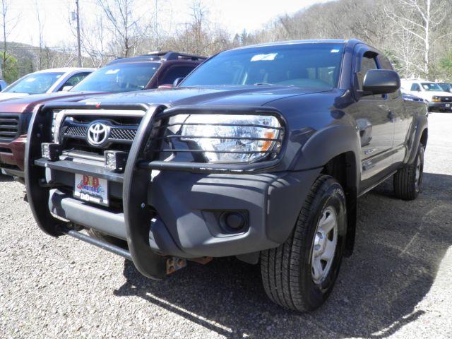photo of 2015 Toyota Tacoma SR