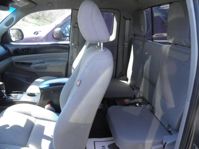 2015 GRAY Toyota Tacoma SR (5TFUX4EN1FX) with an 2.4L L4 engine, located at 19521 New George's Creek Rd SW, Barton, MD, 21521, (301) 463-2404, 39.524323, -79.017906 - Photo#1