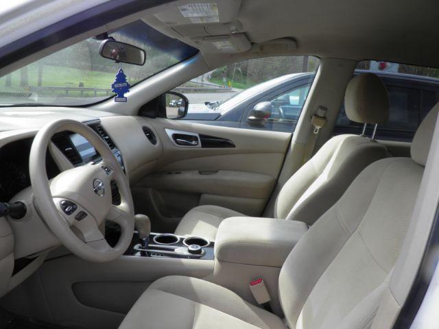 2014 Nissan Pathfinder S (5N1AR2MM5EC) with an 3.5l V6 engine, AT transmission, located at 19521 New George's Creek Rd SW, Barton, MD, 21521, (301) 463-2404, 39.524323, -79.017906 - Photo#1