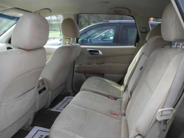 2014 Nissan Pathfinder S (5N1AR2MM5EC) with an 3.5l V6 engine, AT transmission, located at 19521 New George's Creek Rd SW, Barton, MD, 21521, (301) 463-2404, 39.524323, -79.017906 - Photo#3