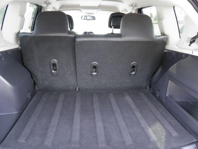 2014 GRAY Jeep Compass Latitude (1C4NJDEB8ED) with an 2.4L L4 engine, AT transmission, located at 19521 New George's Creek Rd SW, Barton, MD, 21521, (301) 463-2404, 39.524323, -79.017906 - Photo#4