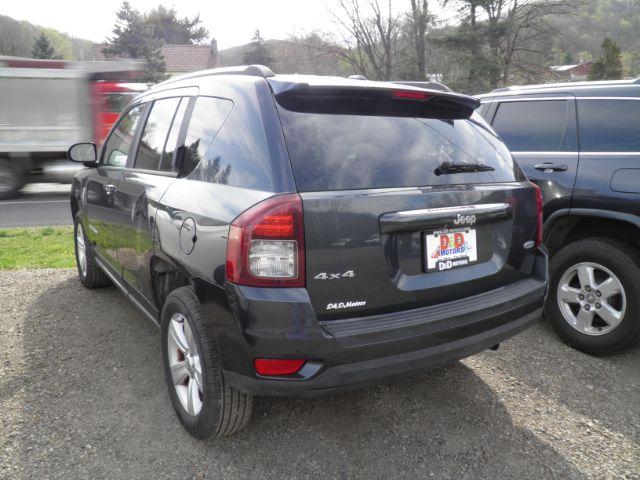 2014 GRAY Jeep Compass Latitude (1C4NJDEB8ED) with an 2.4L L4 engine, AT transmission, located at 19521 New George's Creek Rd SW, Barton, MD, 21521, (301) 463-2404, 39.524323, -79.017906 - Photo#5