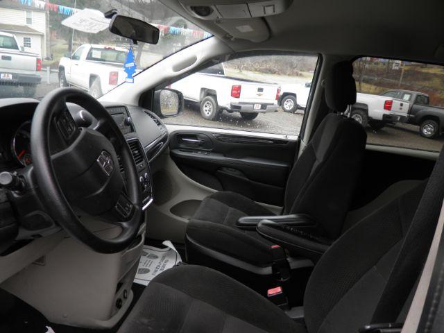 2017 BLUE Dodge Grand Caravan SE (2C4RDGBG5HR) with an 3.5L V6 engine, AT transmission, located at 19521 New George's Creek Rd SW, Barton, MD, 21521, (301) 463-2404, 39.524323, -79.017906 - Photo#1