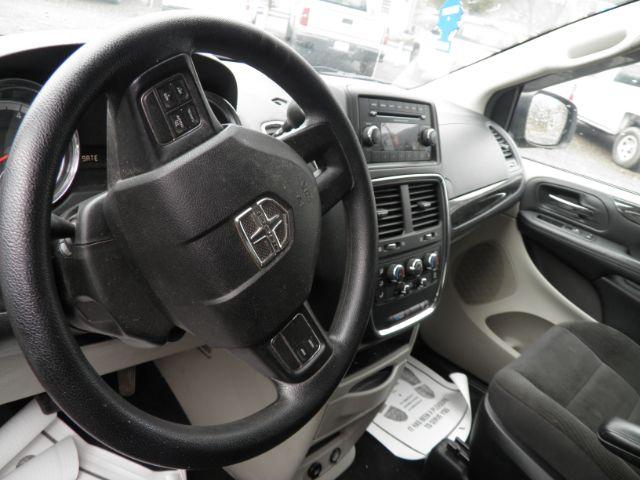 2017 BLUE Dodge Grand Caravan SE (2C4RDGBG5HR) with an 3.5L V6 engine, AT transmission, located at 19521 New George's Creek Rd SW, Barton, MD, 21521, (301) 463-2404, 39.524323, -79.017906 - Photo#2